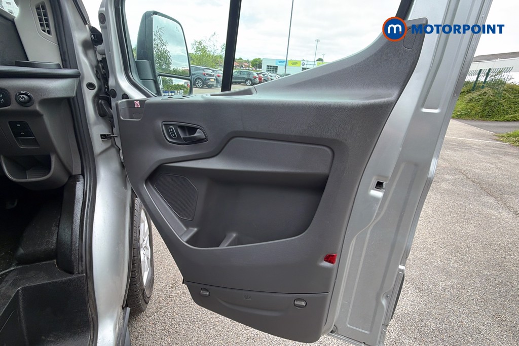 Ford Transit Limited Automatic Diesel Medium Roof Van - Stock Number (1639442) - 19th supplementary image