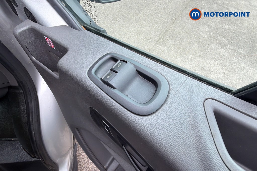 Ford Transit Limited Automatic Diesel Medium Roof Van - Stock Number (1639442) - 20th supplementary image
