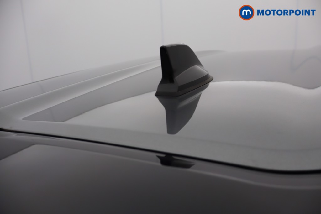 Nissan Juke N-Connecta Manual Petrol SUV - Stock Number (1642361) - 4th supplementary image
