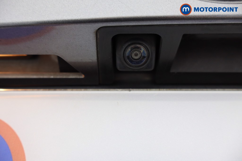 Nissan Juke N-Connecta Manual Petrol SUV - Stock Number (1642361) - 5th supplementary image