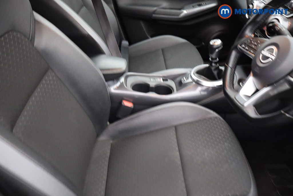 Nissan Juke N-Connecta Manual Petrol SUV - Stock Number (1642361) - 14th supplementary image