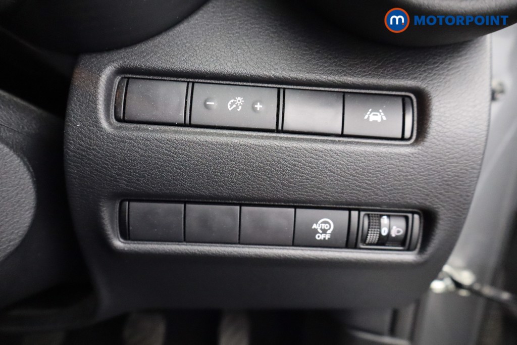 Nissan Juke N-Connecta Manual Petrol SUV - Stock Number (1642361) - 15th supplementary image