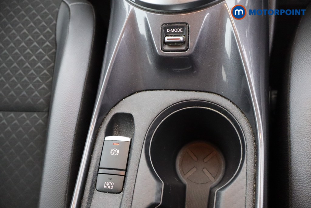 Nissan Juke N-Connecta Manual Petrol SUV - Stock Number (1642361) - 18th supplementary image