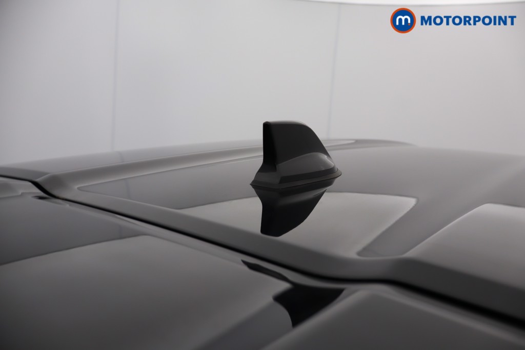 Nissan Juke N-Connecta Manual Petrol SUV - Stock Number (1642392) - 4th supplementary image