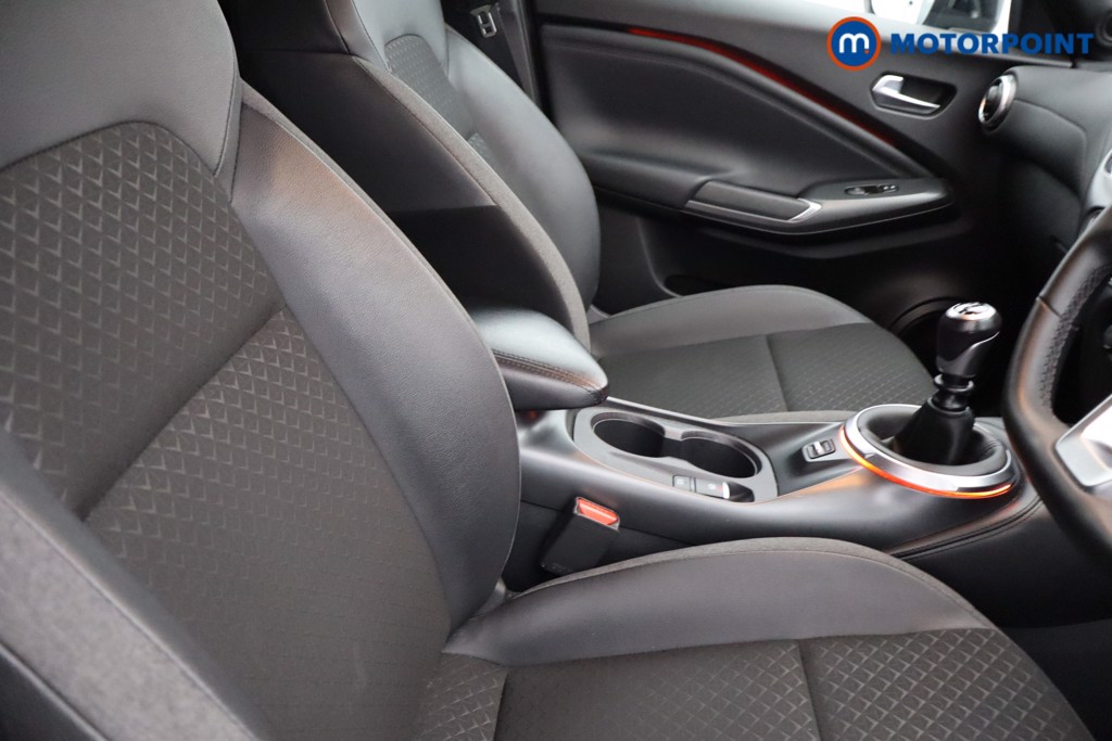 Nissan Juke N-Connecta Manual Petrol SUV - Stock Number (1642392) - 13th supplementary image
