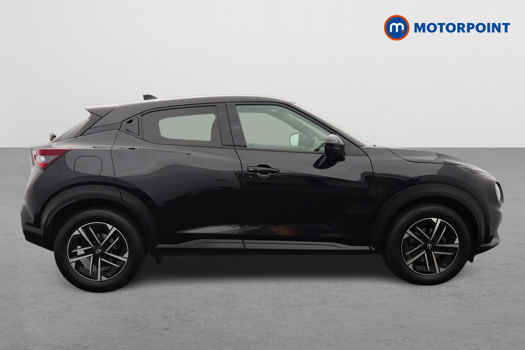Nissan Juke N-Connecta Manual Petrol SUV - Stock Number (1642392) - Drivers side