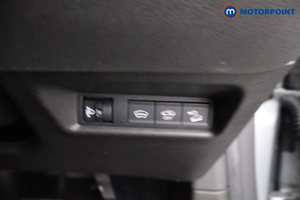 Jeep Avenger Summit Automatic Electric SUV - Stock Number (1643822) - 13th supplementary image