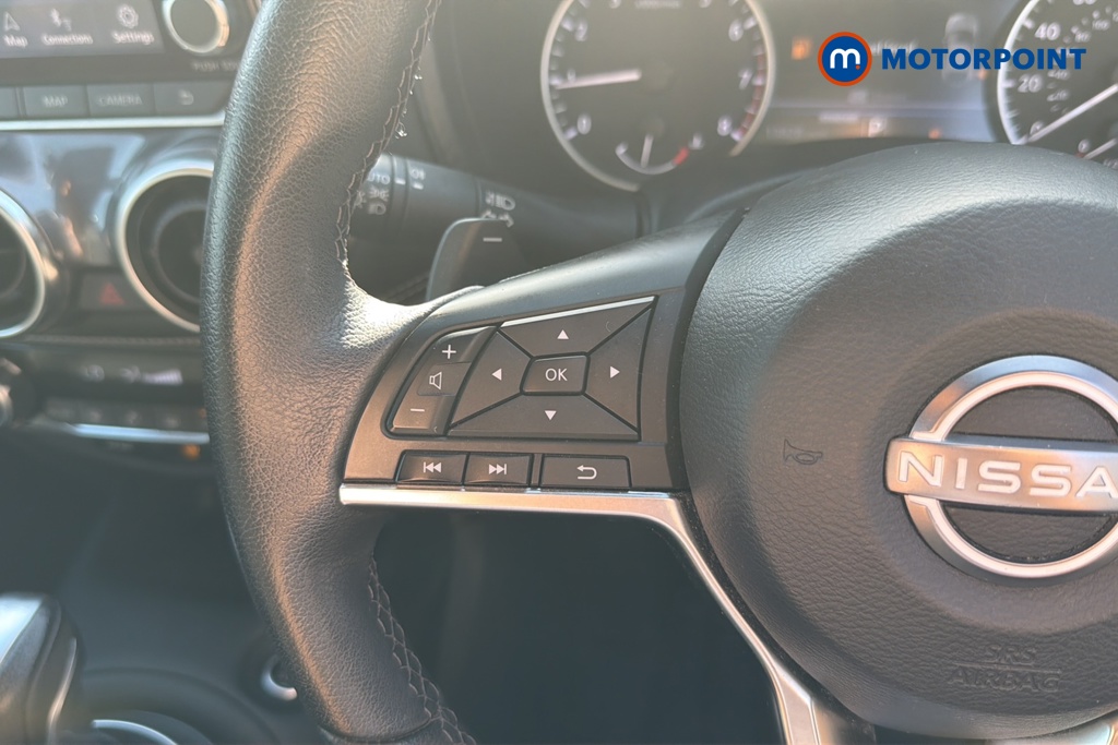 Nissan Juke N-Connecta Automatic Petrol SUV - Stock Number (1643954) - 4th supplementary image
