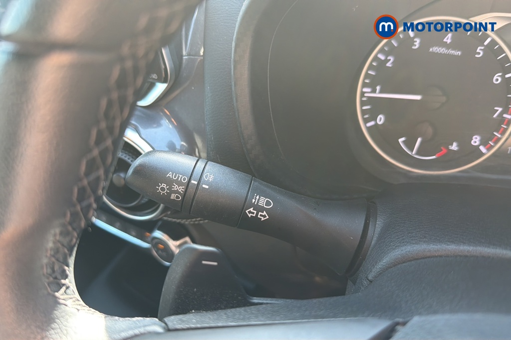 Nissan Juke N-Connecta Automatic Petrol SUV - Stock Number (1643954) - 5th supplementary image
