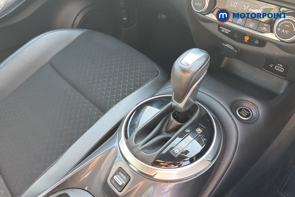 Nissan Juke N-Connecta Automatic Petrol SUV - Stock Number (1643954) - 15th supplementary image