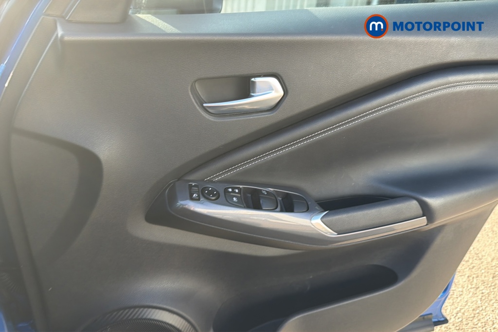 Nissan Juke N-Connecta Automatic Petrol SUV - Stock Number (1643954) - 18th supplementary image