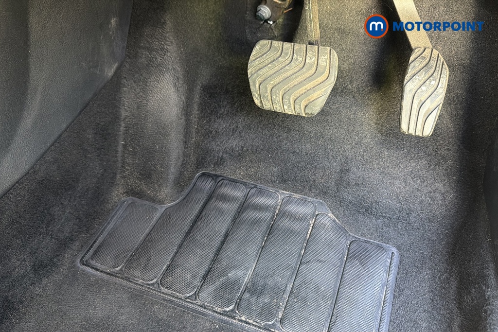 Nissan Juke N-Connecta Automatic Petrol SUV - Stock Number (1643954) - 24th supplementary image