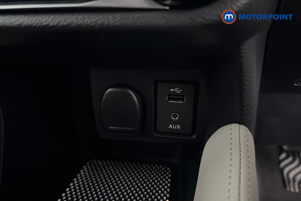 Nissan Micra N-Connecta Manual Petrol Hatchback - Stock Number (1644324) - 17th supplementary image