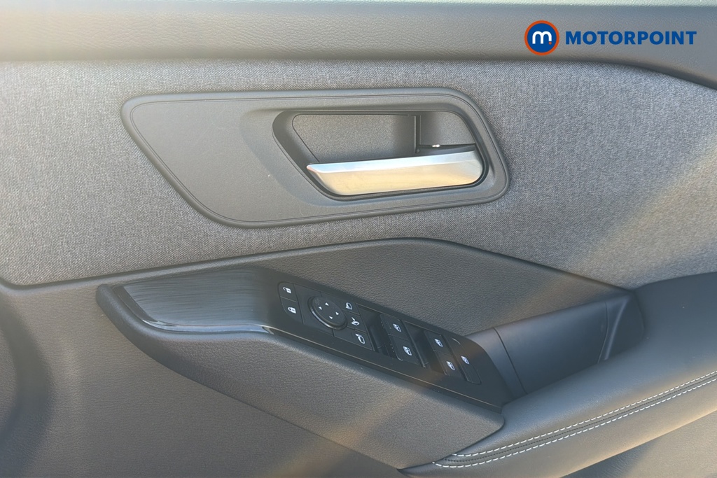Nissan Qashqai Acenta Premium Automatic Petrol-Electric Hybrid SUV - Stock Number (1645620) - 19th supplementary image