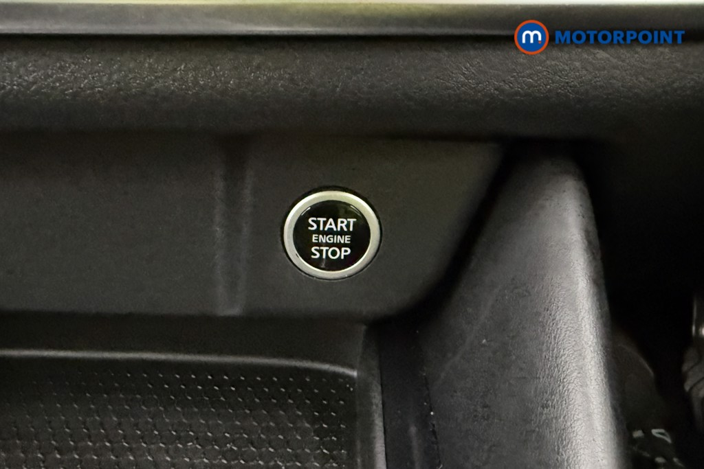 Nissan Qashqai N-Connecta Manual Petrol SUV - Stock Number (1646163) - 34th supplementary image