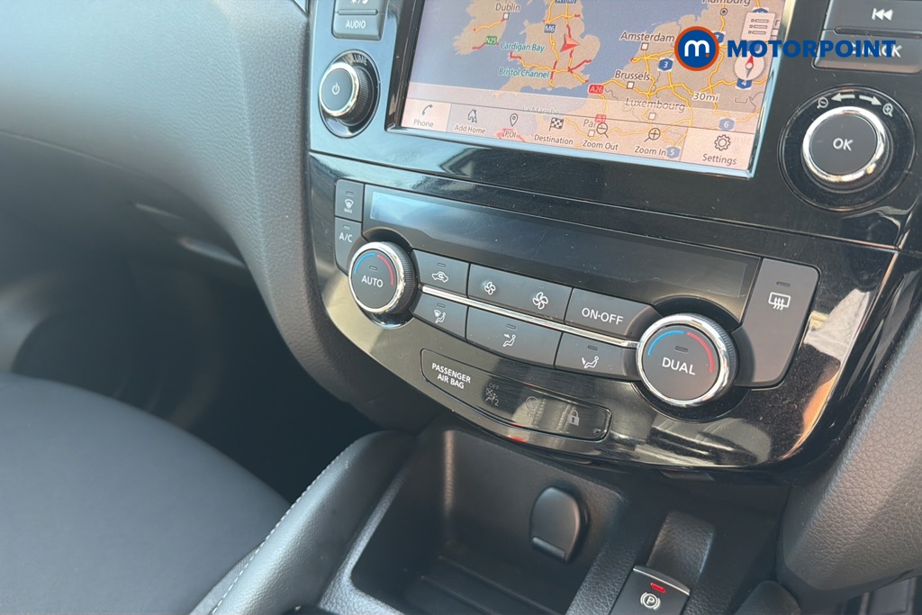 Nissan Qashqai Acenta Premium Manual Petrol SUV - Stock Number (1646189) - 12th supplementary image