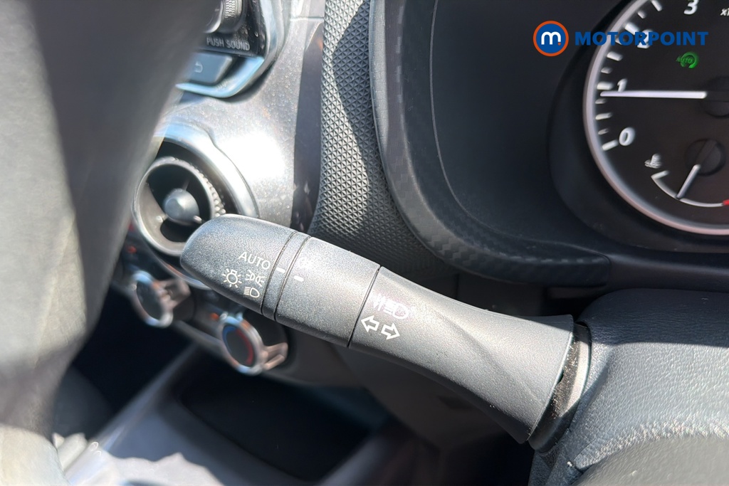 Nissan Juke Acenta Manual Petrol SUV - Stock Number (1646202) - 5th supplementary image