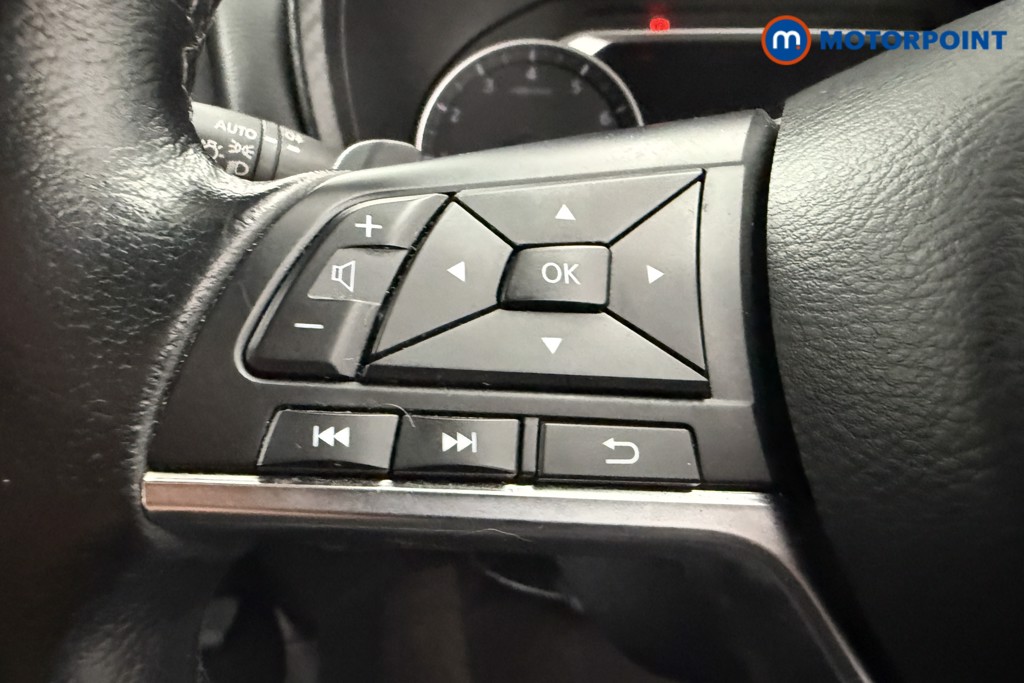 Nissan Juke N-Connecta Automatic Petrol SUV - Stock Number (1625212) - 3rd supplementary image