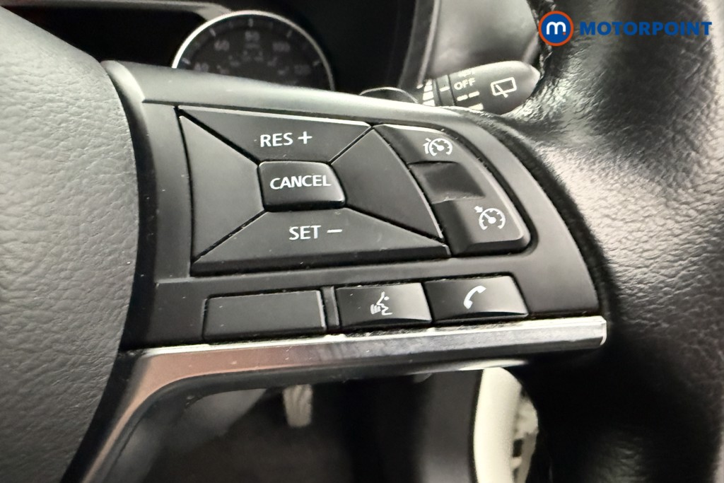 Nissan Juke N-Connecta Automatic Petrol SUV - Stock Number (1625212) - 4th supplementary image