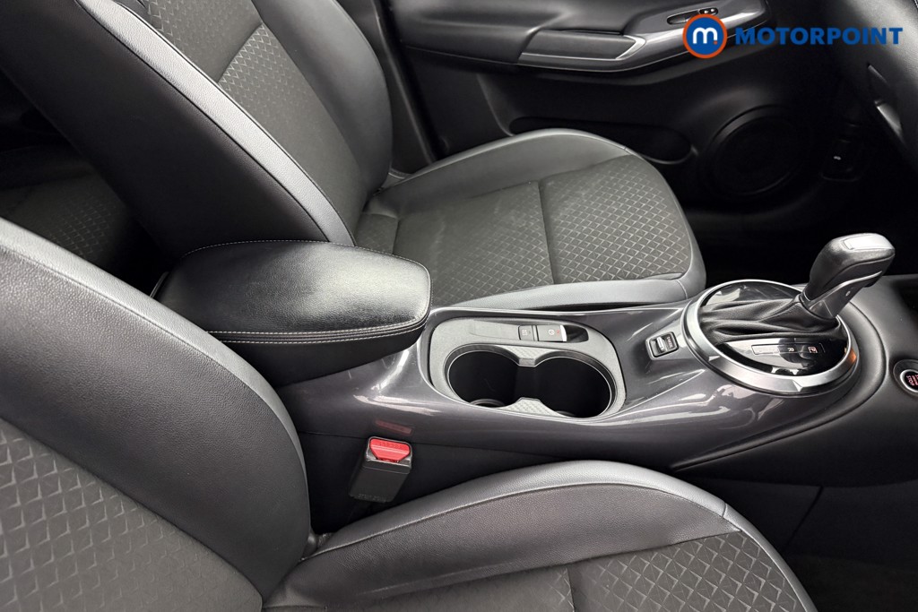 Nissan Juke N-Connecta Automatic Petrol SUV - Stock Number (1625212) - 11th supplementary image