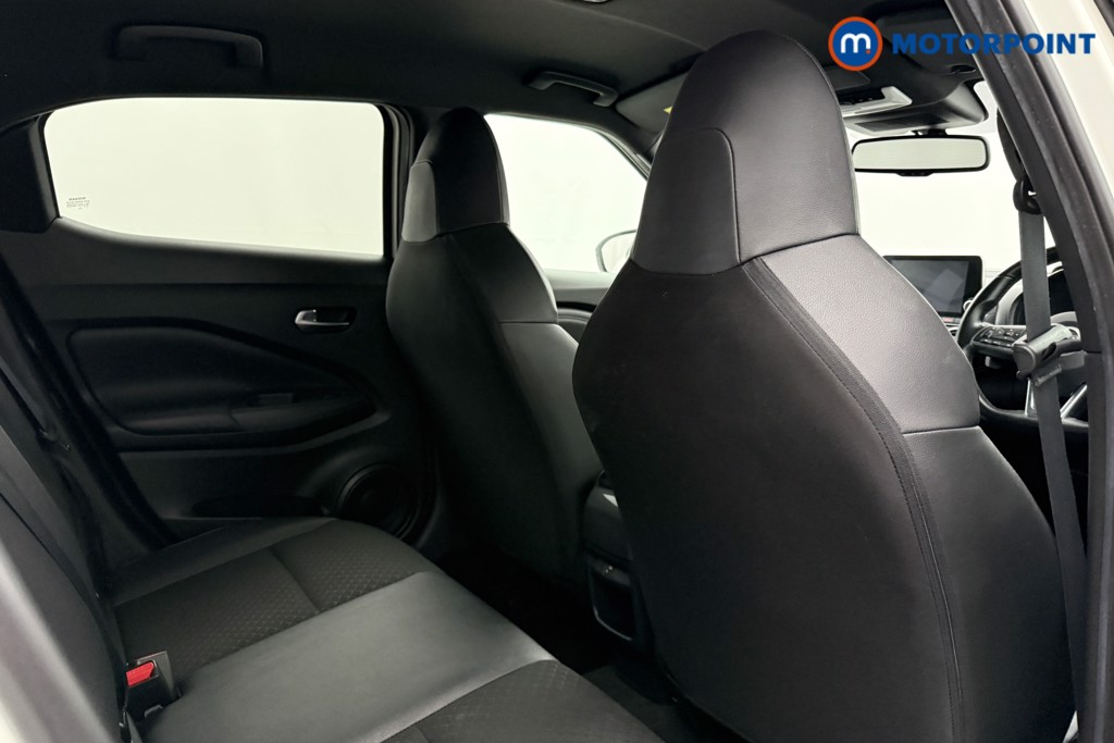 Nissan Juke N-Connecta Automatic Petrol SUV - Stock Number (1625212) - 16th supplementary image