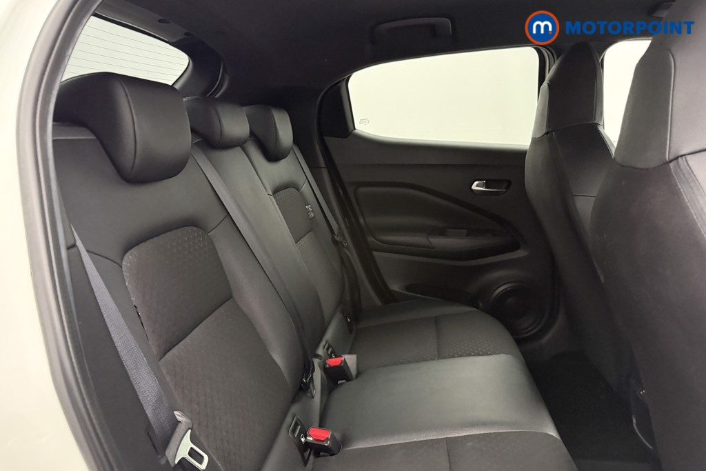 Nissan Juke N-Connecta Automatic Petrol SUV - Stock Number (1625212) - 17th supplementary image