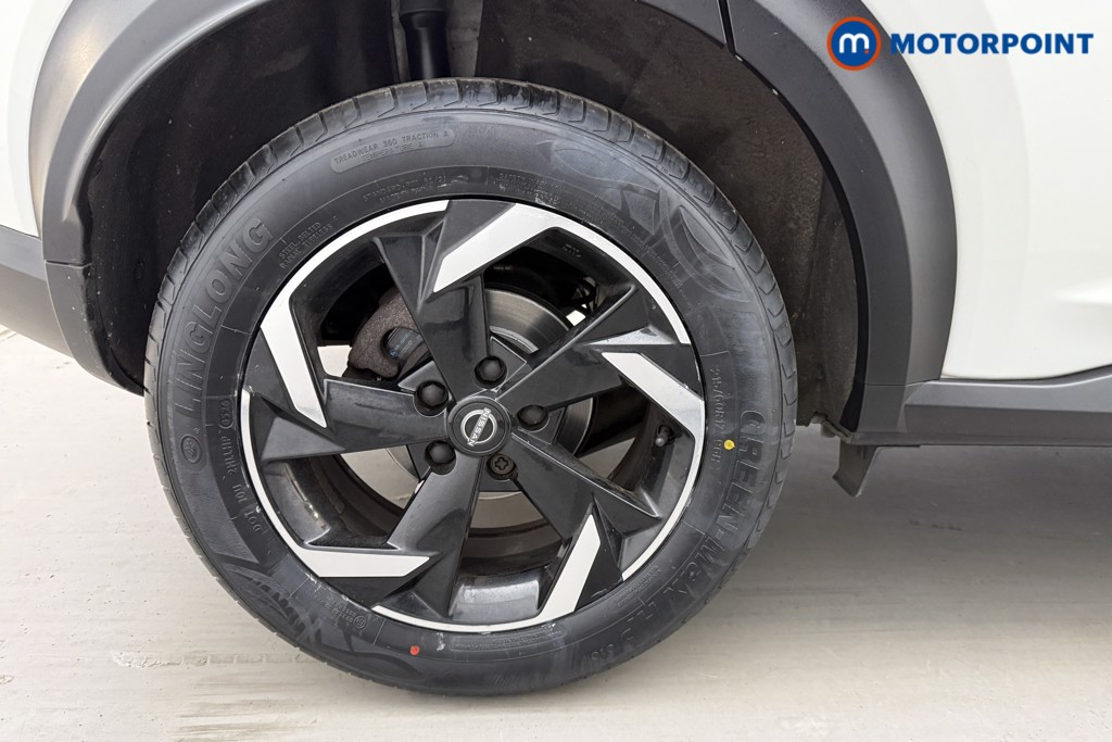 Nissan Juke N-Connecta Automatic Petrol SUV - Stock Number (1625212) - 24th supplementary image