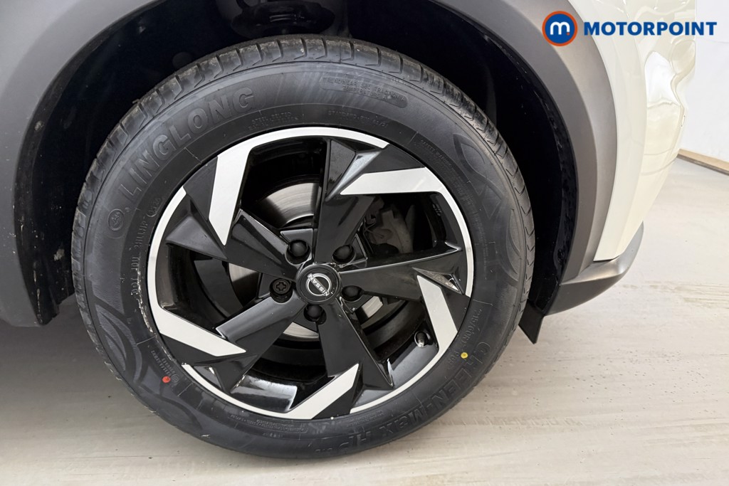 Nissan Juke N-Connecta Automatic Petrol SUV - Stock Number (1625212) - 25th supplementary image