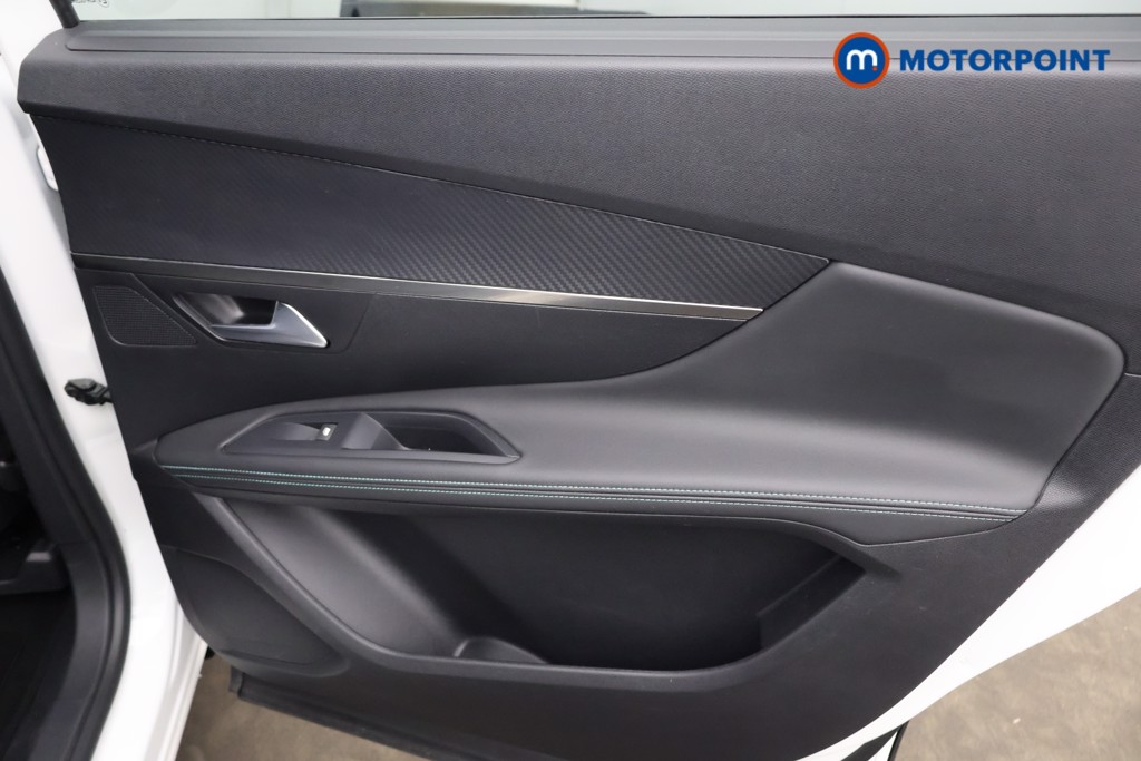 Peugeot 5008 Allure Manual Petrol SUV - Stock Number (1634909) - 13th supplementary image