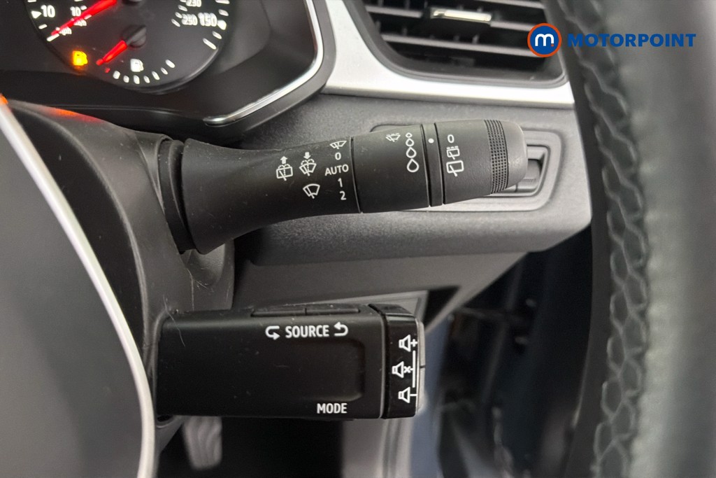 Renault Captur Evolution Manual Petrol SUV - Stock Number (1636123) - 7th supplementary image