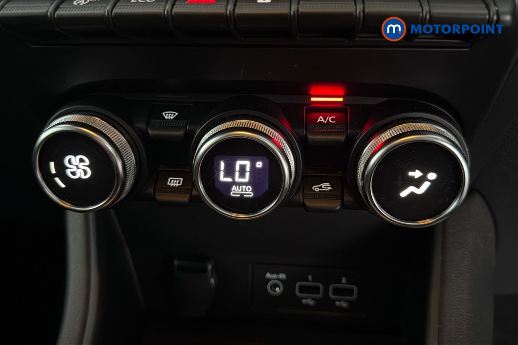 Renault Captur Evolution Manual Petrol SUV - Stock Number (1636123) - 12th supplementary image