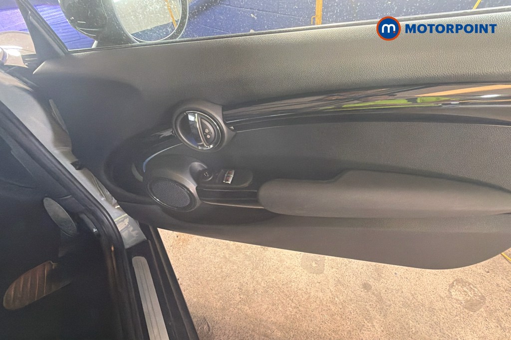 Mini Hatchback Cooper Classic Manual Petrol Hatchback - Stock Number (1636912) - 19th supplementary image