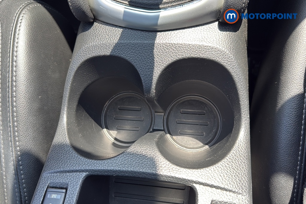 Nissan Qashqai Tekna Manual Diesel SUV - Stock Number (1637737) - 16th supplementary image