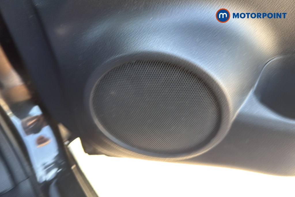 Nissan Qashqai Tekna Manual Diesel SUV - Stock Number (1637737) - 21st supplementary image
