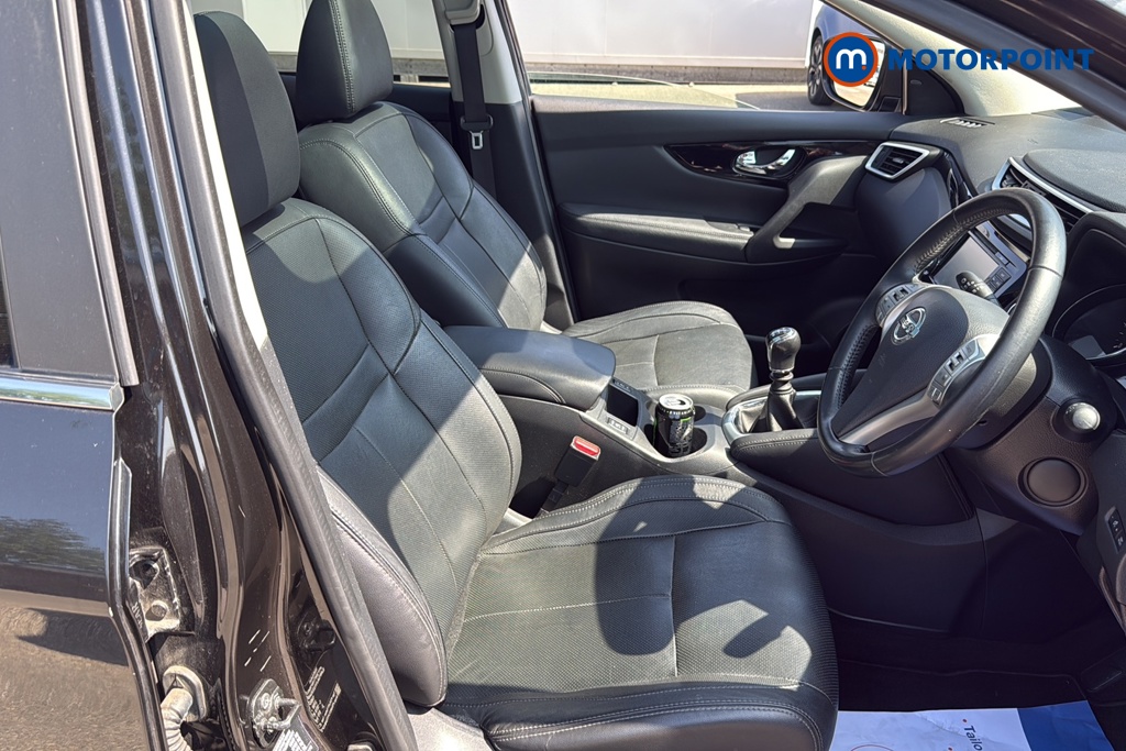 Nissan Qashqai Tekna Manual Diesel SUV - Stock Number (1637737) - 22nd supplementary image