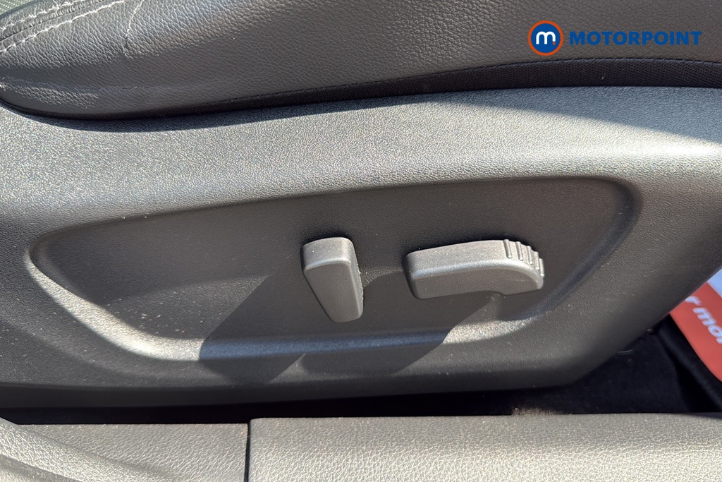 Nissan Qashqai Tekna Manual Diesel SUV - Stock Number (1637737) - 23rd supplementary image