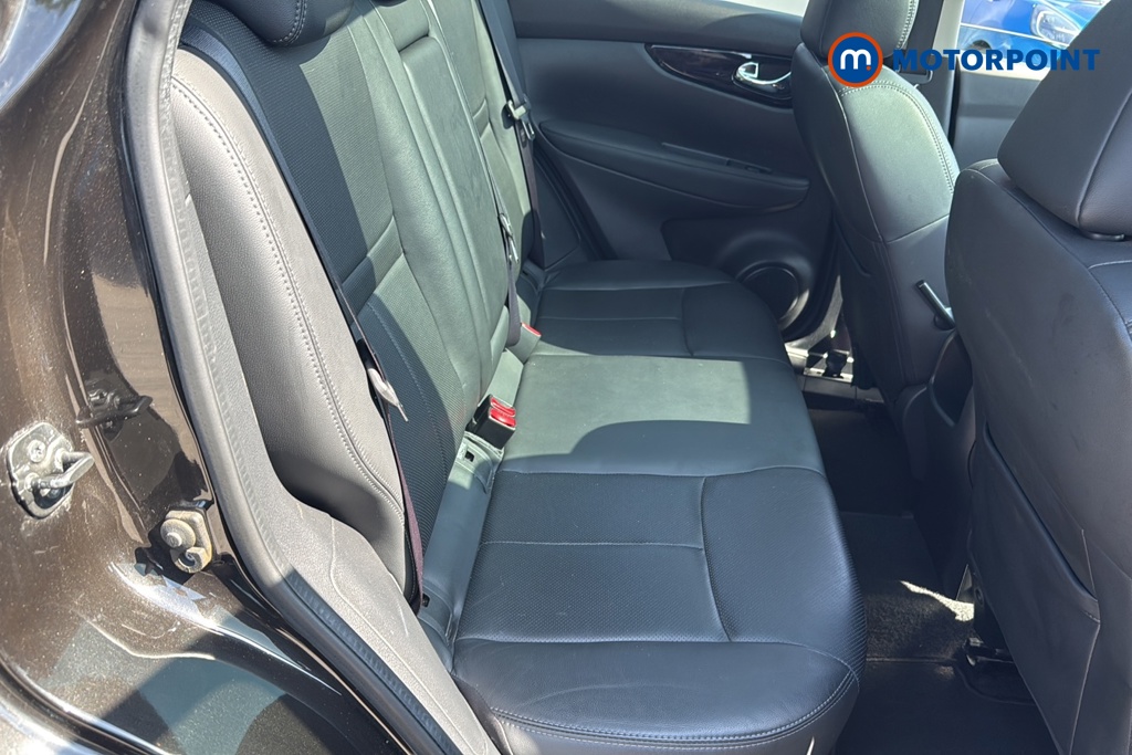 Nissan Qashqai Tekna Manual Diesel SUV - Stock Number (1637737) - 25th supplementary image