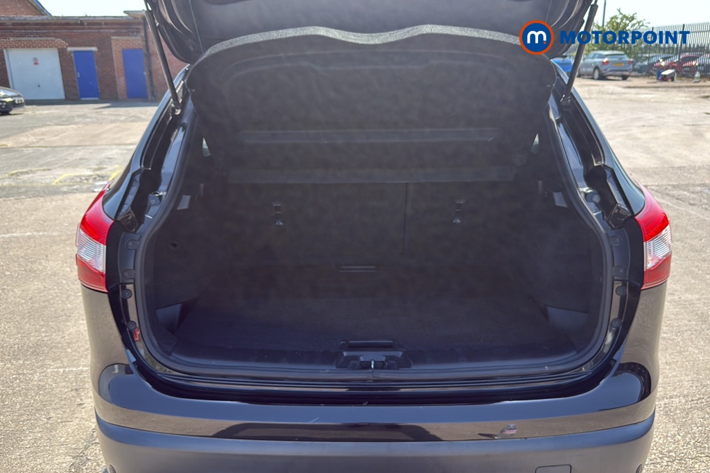 Nissan Qashqai Tekna Manual Diesel SUV - Stock Number (1637737) - 30th supplementary image