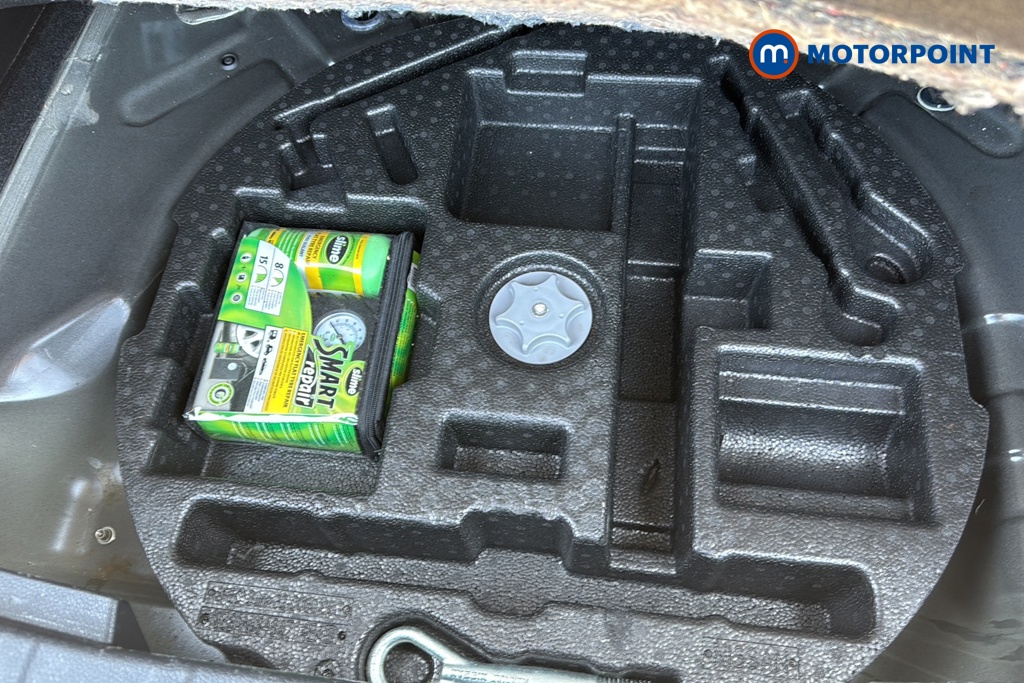 Nissan Qashqai Tekna Manual Diesel SUV - Stock Number (1637737) - 33rd supplementary image