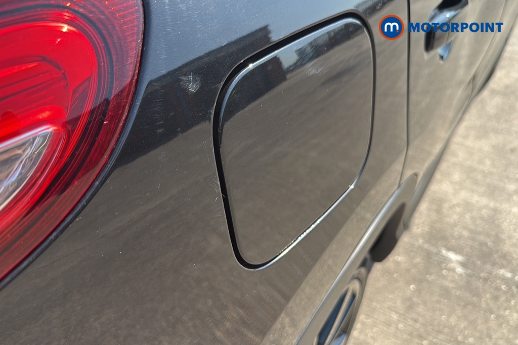 Nissan Qashqai Tekna Manual Diesel SUV - Stock Number (1637737) - 41st supplementary image