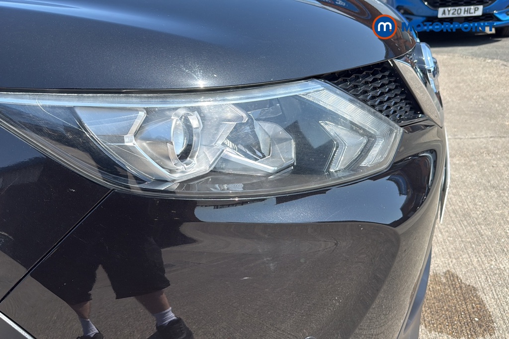 Nissan Qashqai Tekna Manual Diesel SUV - Stock Number (1637737) - 42nd supplementary image