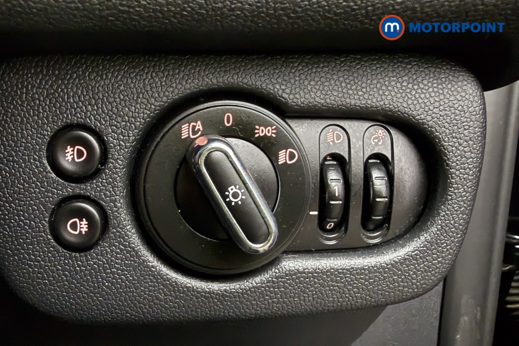 Mini Clubman Cooper Sport Automatic Petrol Estate - Stock Number (1640025) - 17th supplementary image