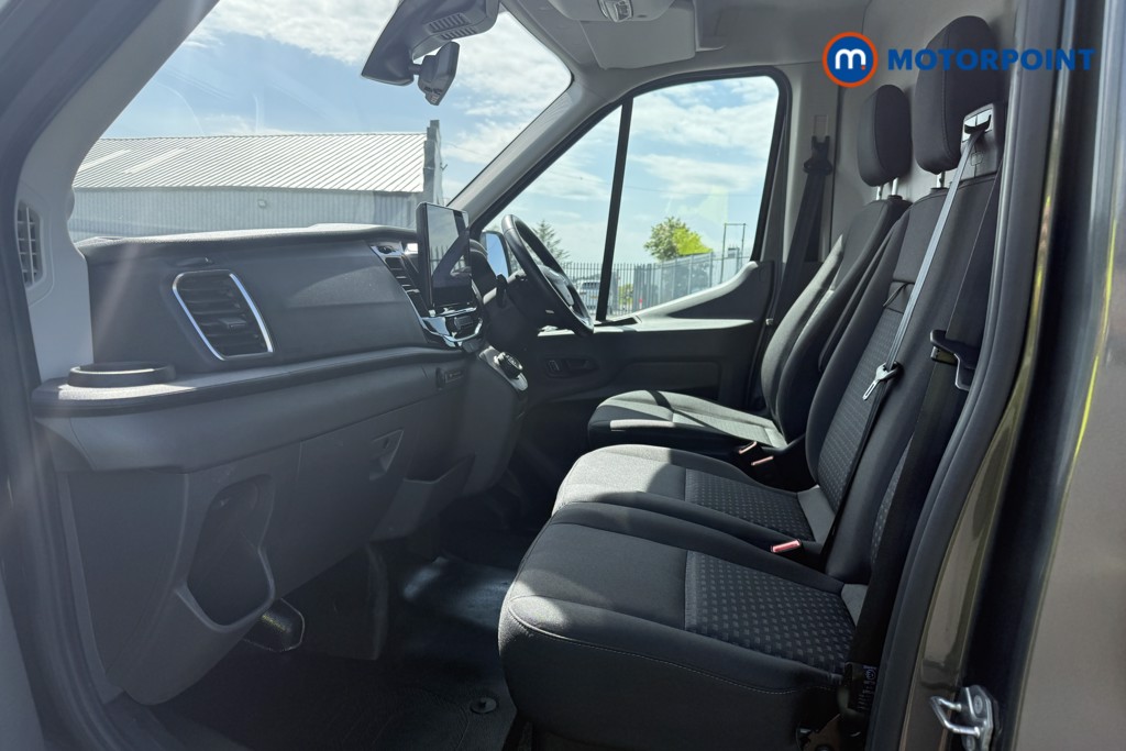 Ford Transit Limited Automatic Diesel Medium Roof Van - Stock Number (1640341) - 5th supplementary image