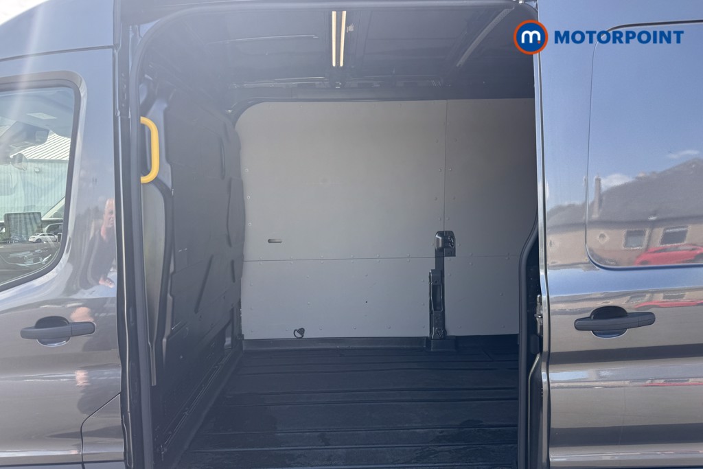 Ford Transit Limited Automatic Diesel Medium Roof Van - Stock Number (1640341) - 6th supplementary image