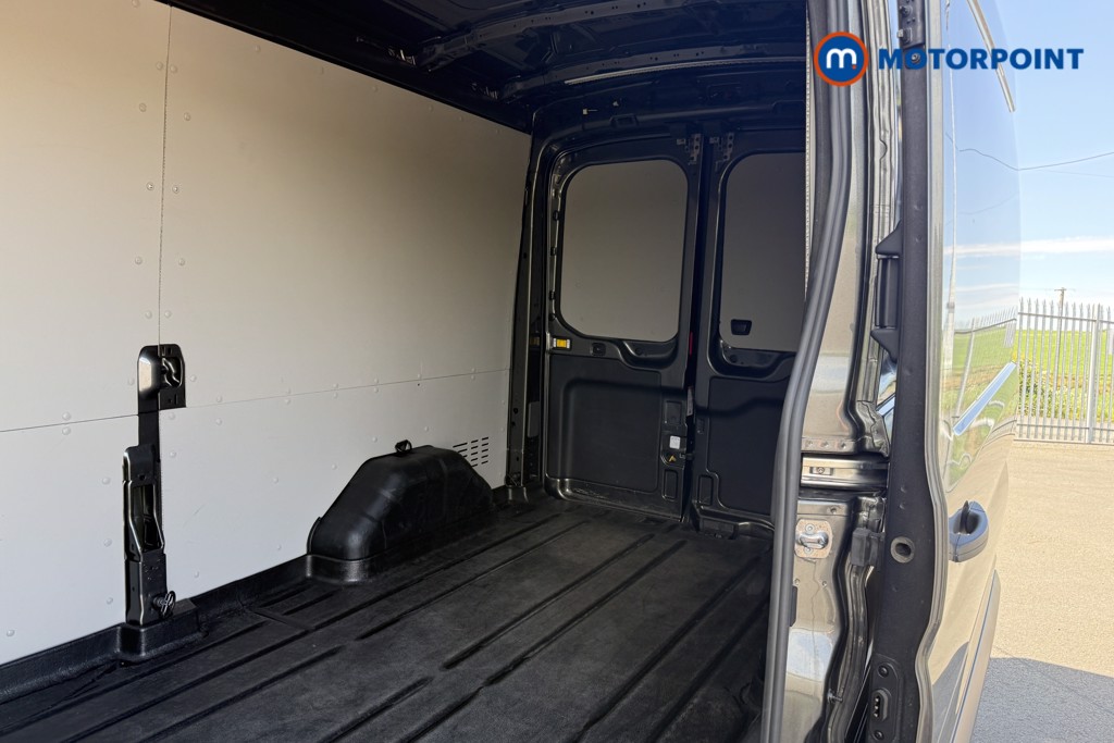 Ford Transit Limited Automatic Diesel Medium Roof Van - Stock Number (1640341) - 7th supplementary image