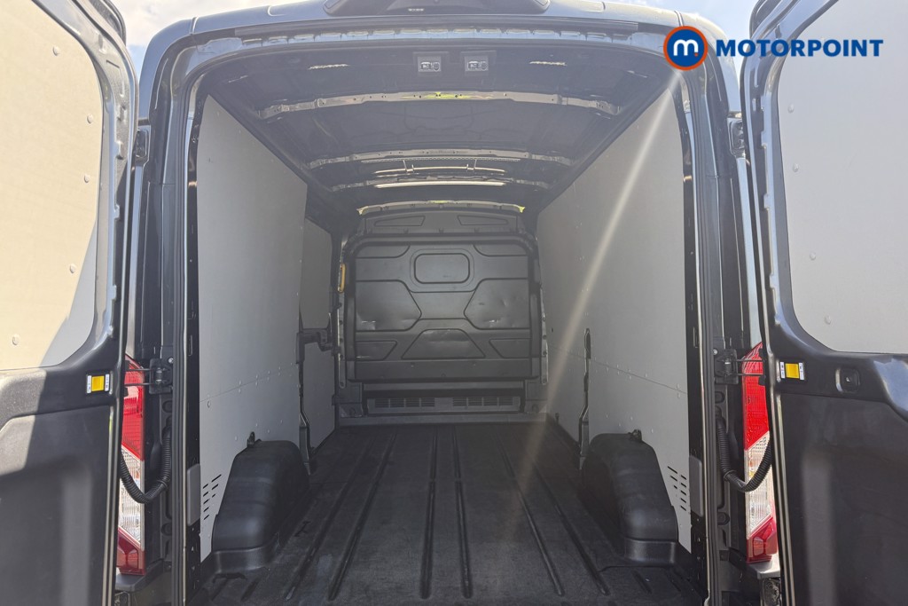 Ford Transit Limited Automatic Diesel Medium Roof Van - Stock Number (1640341) - 8th supplementary image