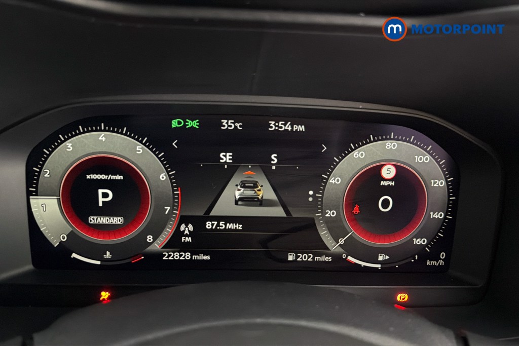 Nissan Juke N-Connecta Automatic Petrol SUV - Stock Number (1642429) - 8th supplementary image