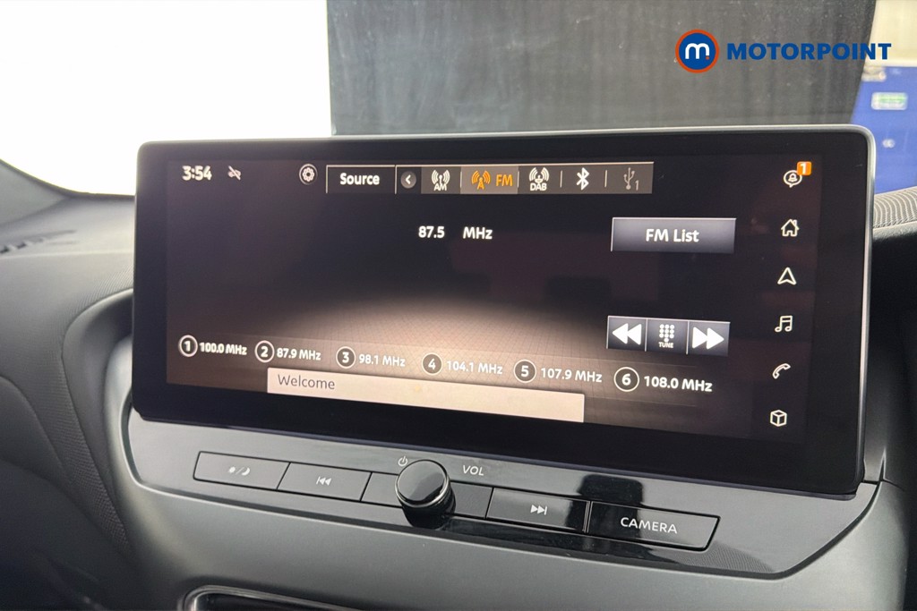 Nissan Juke N-Connecta Automatic Petrol SUV - Stock Number (1642429) - 9th supplementary image