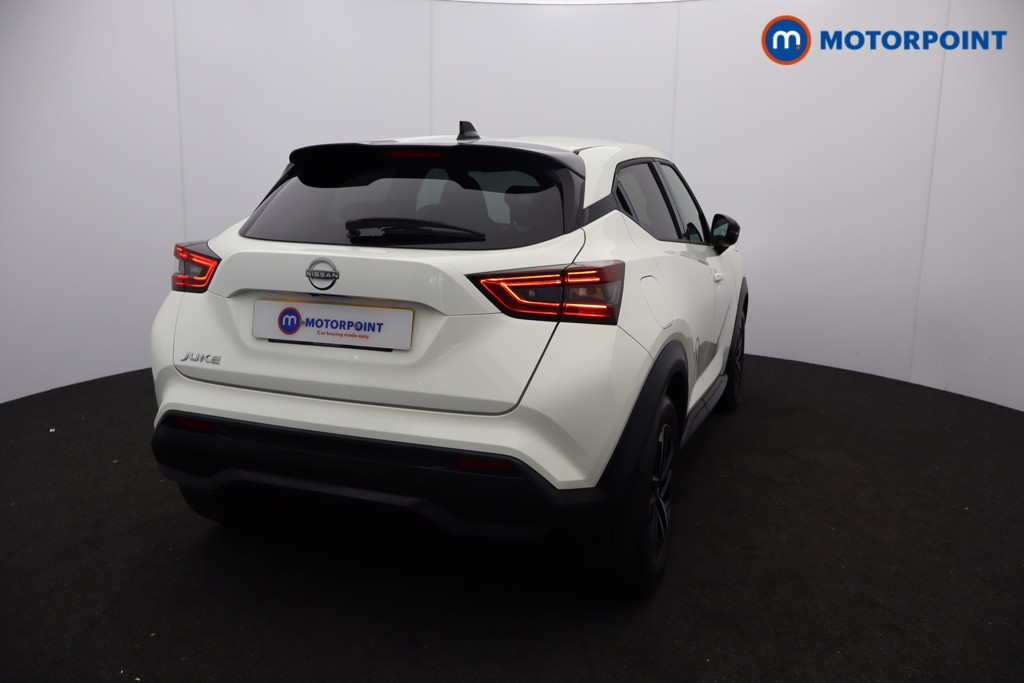 Nissan Juke N-Connecta Manual Petrol SUV - Stock Number (1642472) - 2nd supplementary image