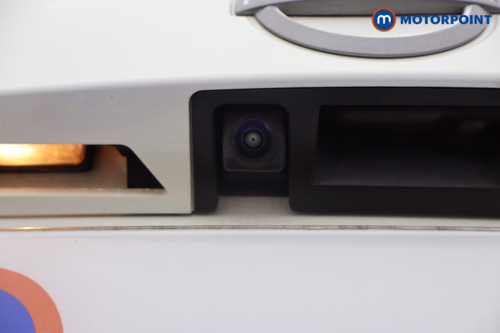 Nissan Juke N-Connecta Manual Petrol SUV - Stock Number (1642472) - 5th supplementary image